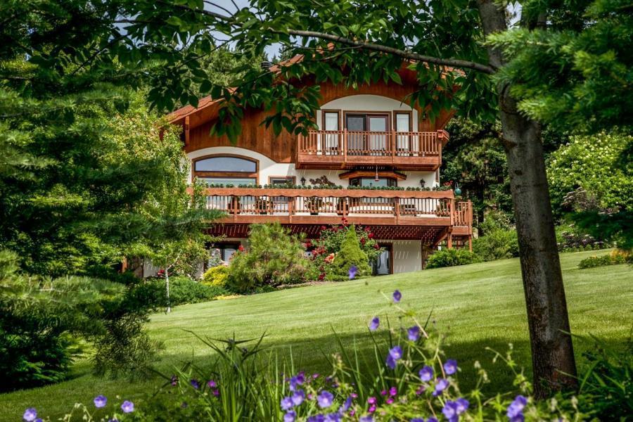 Fox Den Bed & Breakfast Bed & Breakfast Leavenworth Exterior photo